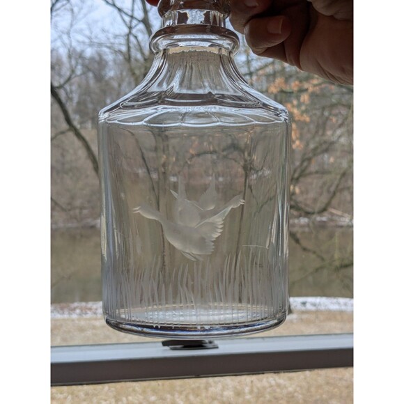Vintage Duncan & Miller 1930s 10" Glass Decanter Etched Ducks Glass Stopper - Picture 4 of 16